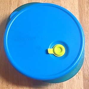 NwOT Tupperware 3.75 cup  with microwave venting lid